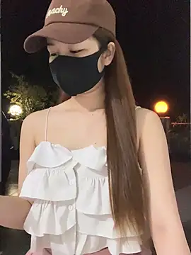 My_Melodyy - Make me pussy cum in public garden 🪴 😈