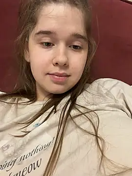 HornyGirlH - SHOW TITS
