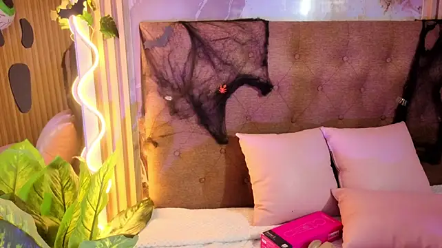Sofiapalmer_tay - lush 2 min