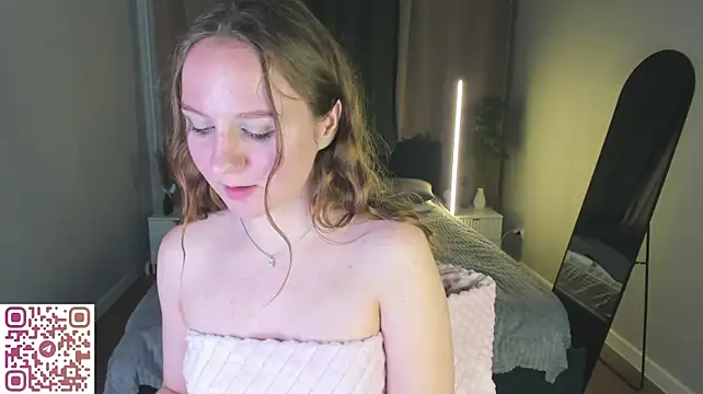 Vicki_Milles - ride a dildo