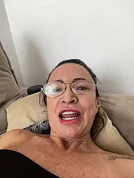 LadySalenDominatrix - Help me cum.