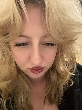 RonnieKiss - Completely naked