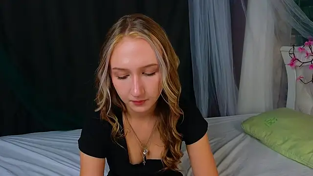 TinaPage - show feet