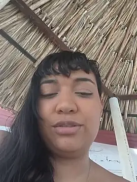 Milkyoctavia - Squirt naked ouside