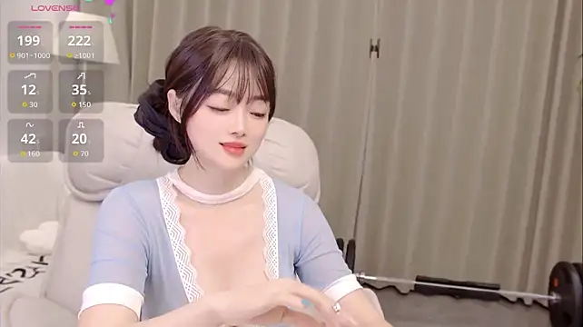 Uikyy1 - 没什么特长 就喜欢你特长（裸背诱惑)