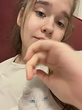 HornyGirlH - SHOW TITS