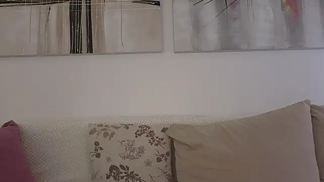 HotAnnie69 - Suck dildo
