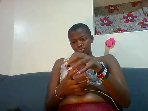 Sexy_Essiie - ;1453 tk massive boobs and ass