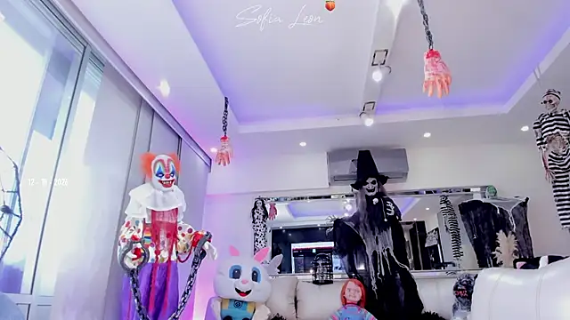 Sofiasexhot - Slap my ass and make it bounce.