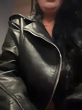 Tisha_Busty - BRA OFF+LICK MY NIPPLES near people KFC
