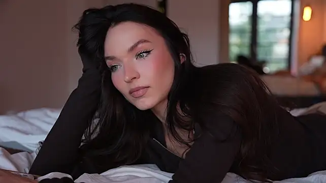 Ibiddi - Glass dildo in pussy