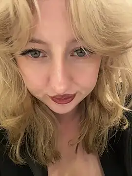 RonnieKiss - Completely naked