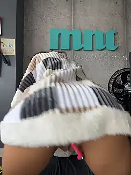 MystiqueXXX - FINGERING MY PUSSY CLOSE UP! 🥵🤤