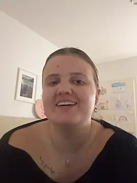 HotGirl01_ - show boobs and play🍒