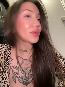 SaintSquirt - squirt in men`s toilet at urinals💦🤭