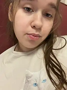 HornyGirlH - SHOW TITS