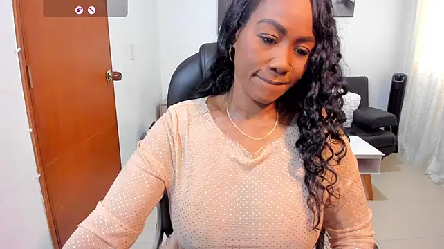Alison_Lemos - 🍒clamps on my nipples🍒