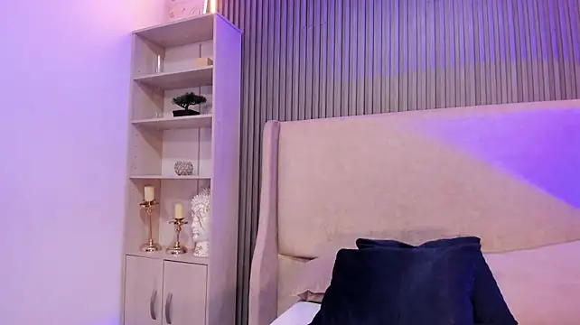 KeniaArias - 🎃Fingering Ass👻🕷️