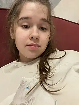 HornyGirlH - SHOW TITS