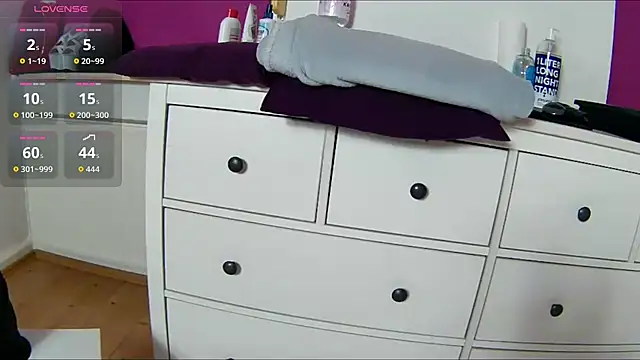 Latina_daily - Shhh M0m at home, Ride dildo 299tk