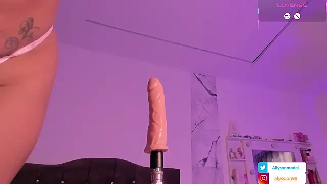 Alysson_18 - MAKE ME WET