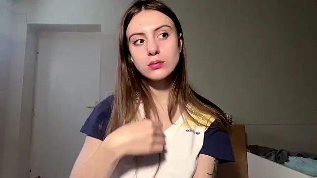 Cozyfernv - Make funny face😊