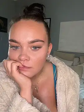 MaddisonWhitex - Show Pussy Scar (1min)