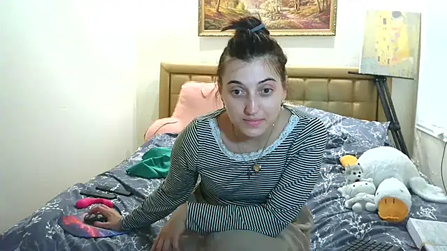 Iren - show ass no panties