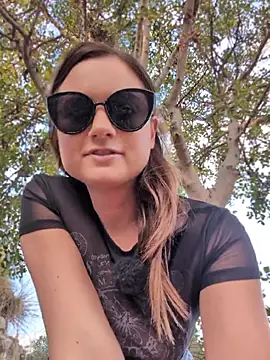 Samira-Summer - Slip off & show pussy in doggy/LT Clip