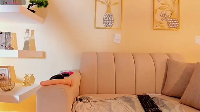 MiahRosse - erotic nude spanking pussy 🤍