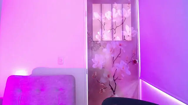 Milfrousse - Oil show on tits and ass