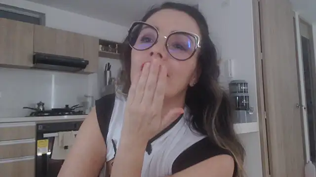 LovePaula - Naked Dance in free (2 min)