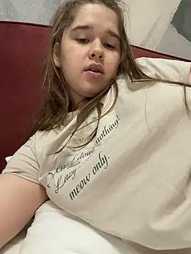 HornyGirlH - SHOW ASS