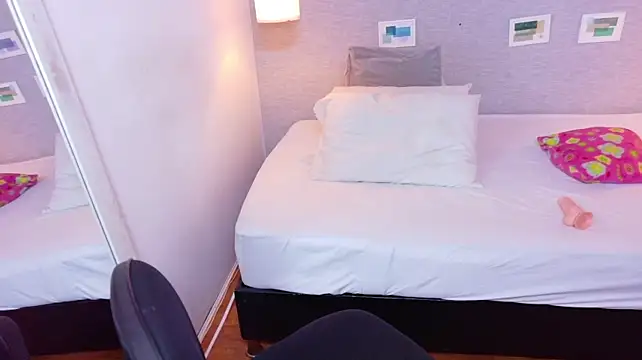 Curvy_sexyvalen - squirt + dildo