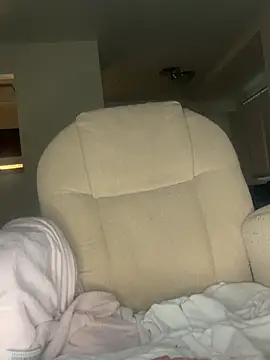 Iylaaa - Squirt on dildo