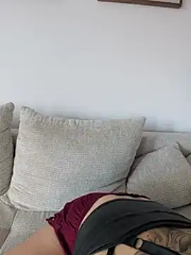 DirtyTechCouple- - Brüste einölen nah an der Kamera