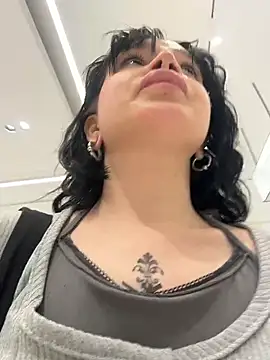 MietteDream - Moisten tits w saliva&squeeze nipples