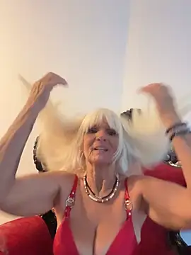 ReitherrinNatascha - Schwanzmassage mit den Füßen