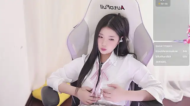 Kitty_baby77 - 完成任务 无内M腿5分钟 最后一个完成控制小粉5分钟