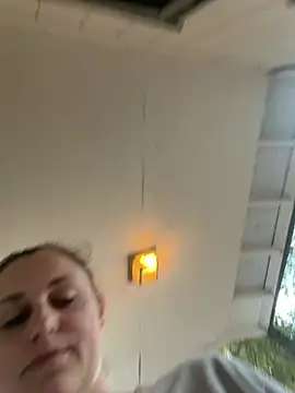 Diamondindarough420_ - Topless