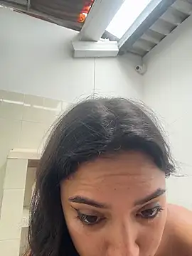 MeggyMae_ - Rub your clitoris with the water