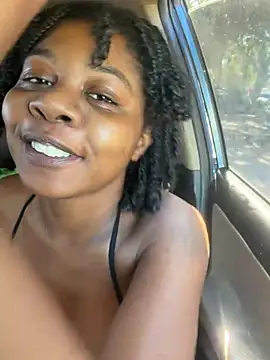 Ebony_Queeenx - Flash boobs + flash ass for daddy 😍