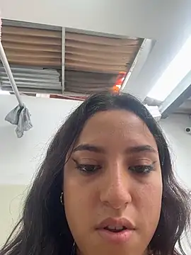 MeggyMae_ - Rub your clitoris with the water
