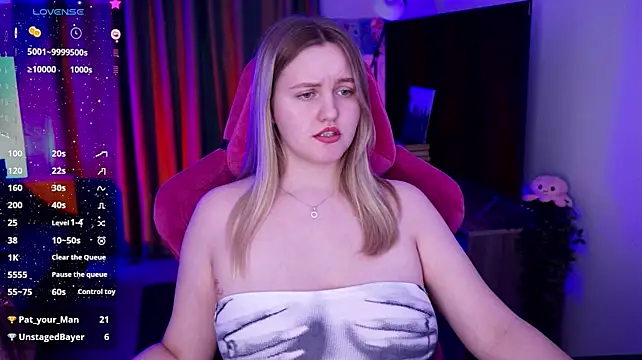 KellyPoter - Stick out your tongue and lick your lips