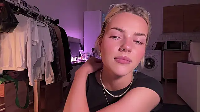 ChristelDuncombe - topless photo in PM (Last tip)