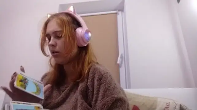RedieChloe - i’ll do a tarot reading just for you!