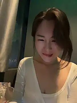 Eva10069 - 🌈户外酒吧街撒尿