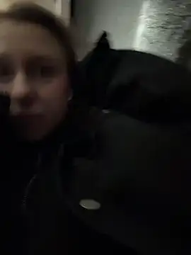 Outdoor-houndour - pinch clit and spread pussy