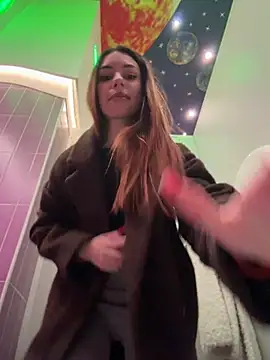 AmelieCrystal - squeeze my titties a bit >_<