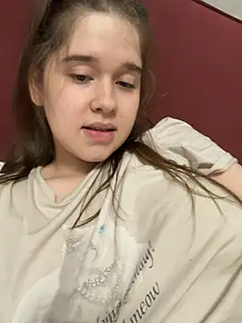 HornyGirlH - SHOW ASS